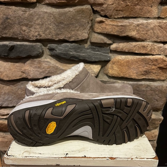 Women's Dansko Suede Slip-On Shoes with Faux Fur Lining women’s size 40 - Picture 5 of 5